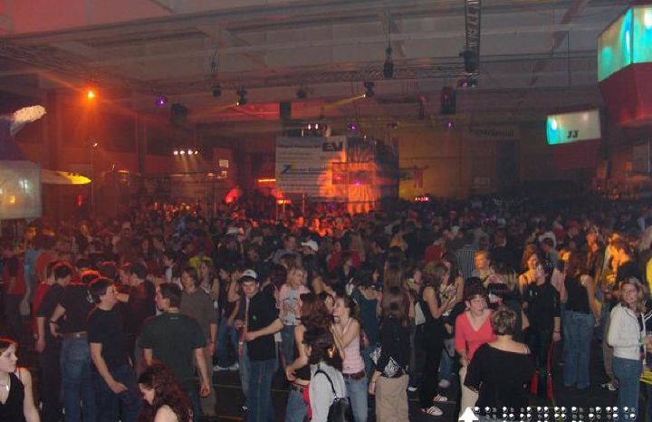 /event/moecke06_hu111df0ad752661a6e5e418e3b92abd76_46102_720x466_fill_q80_box_center.jpg